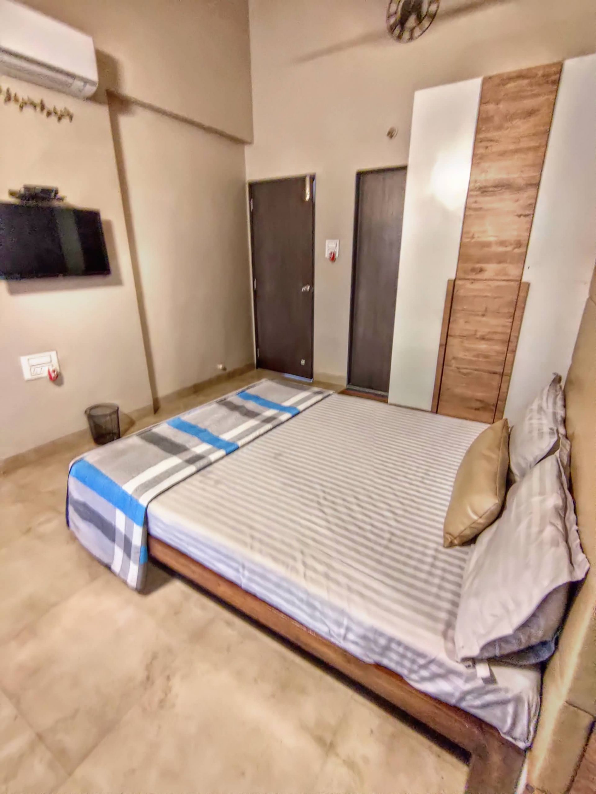 HAVE Villa 17 - Bedroom with LED TV / Wardrobe